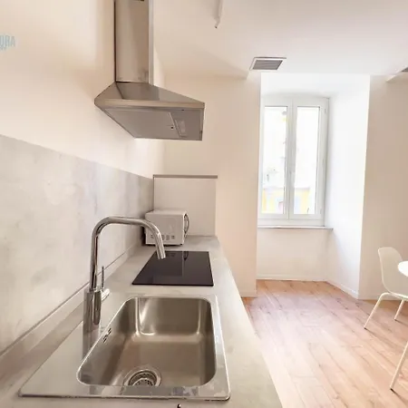 Lazzaretto Vecchio 22 Tirabora Short Rent * Triest