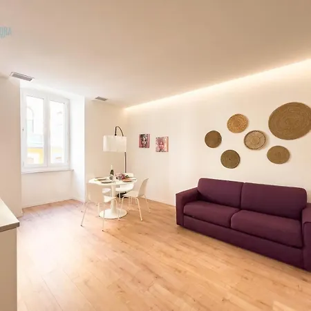 Lazzaretto Vecchio 22 Tirabora Short Rent Triest